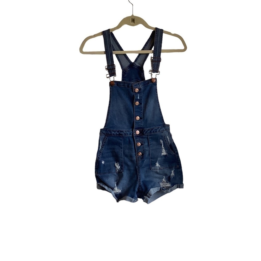 No Brand Junior’s Bibbed Distressed Jean Shorts.  Size 3-5.
